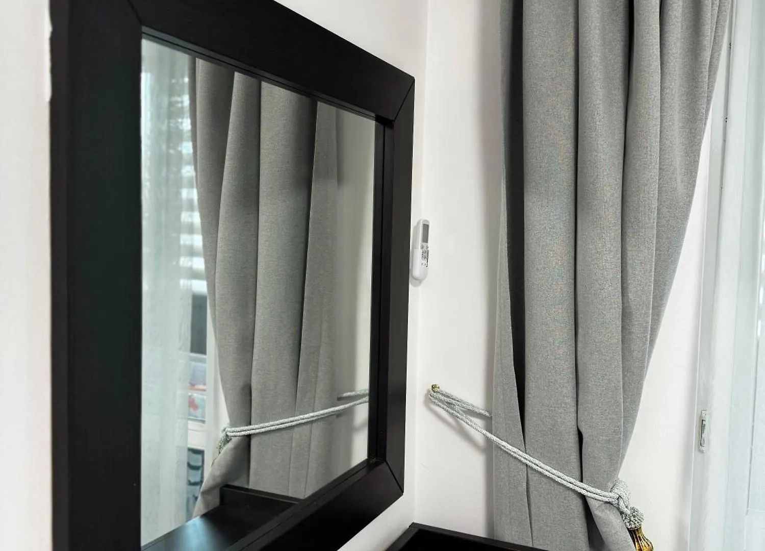 Urban Oasis Modern Apartment In The Heart Of The City Burgas 0*,